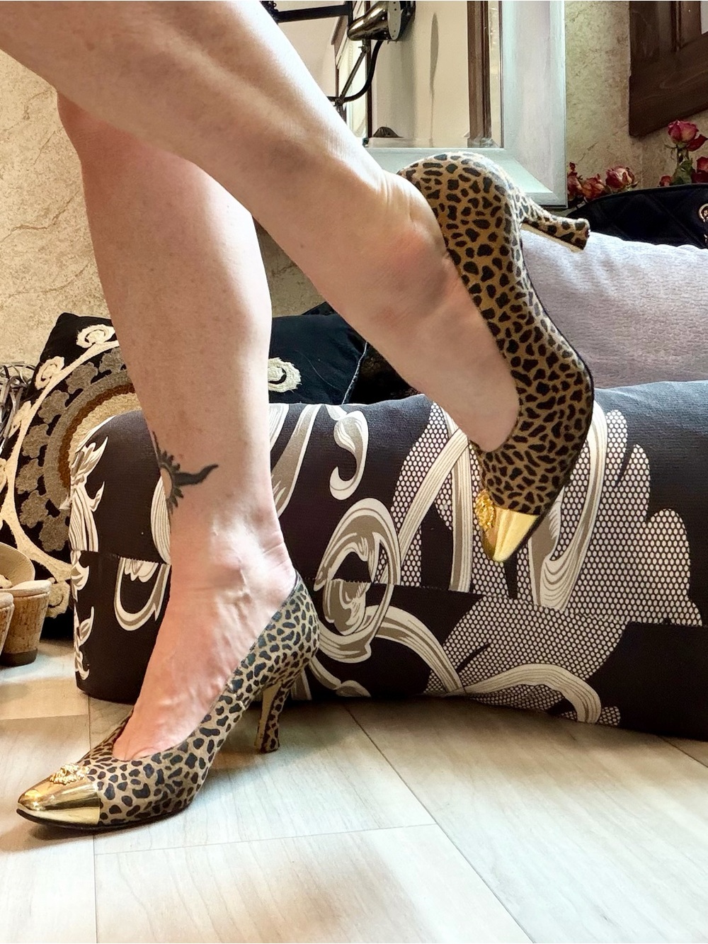 Lot of 3 well worn Women’s Shoes 6.5-7.5 - Picture 2 of 14